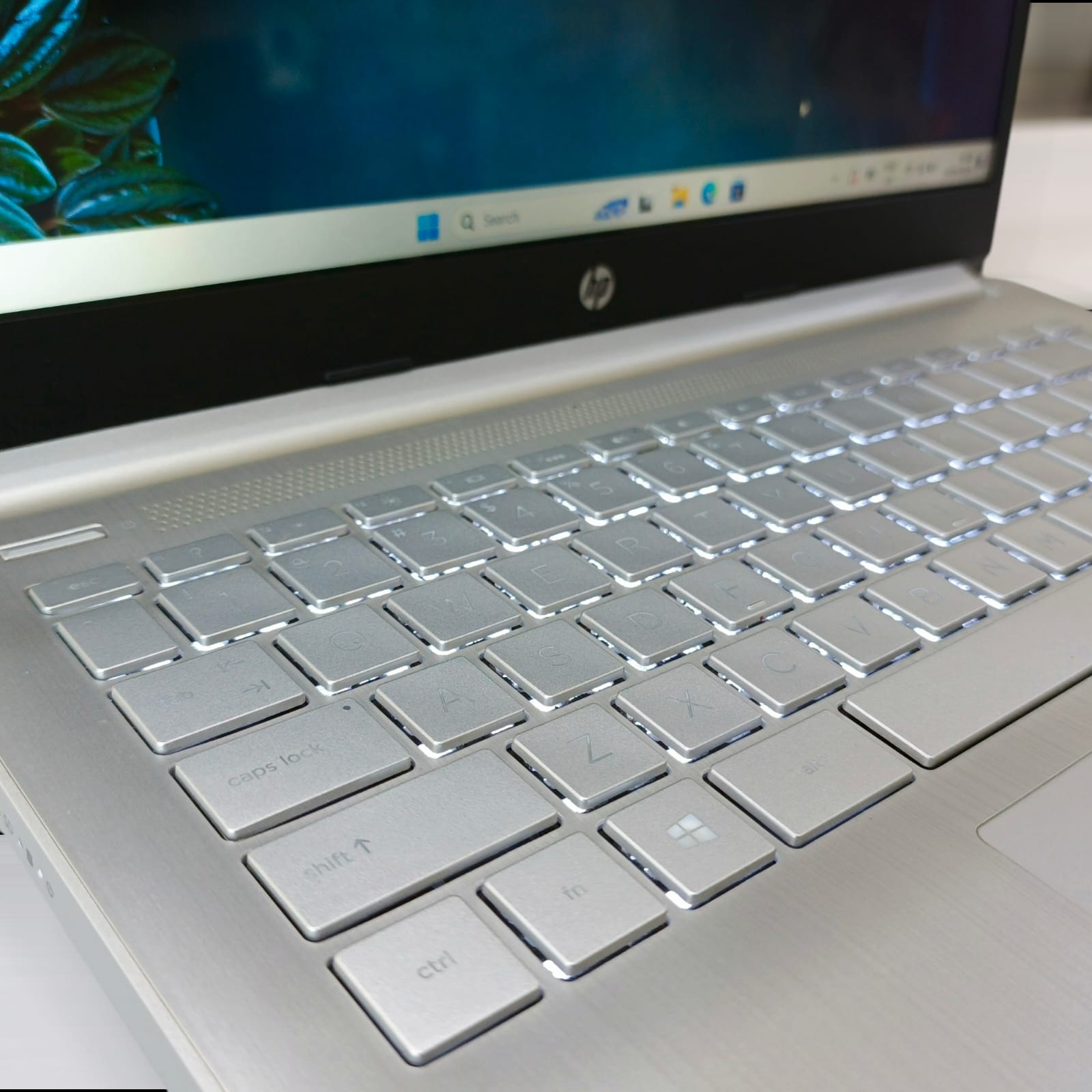 HP 14s CF1046TU 2
