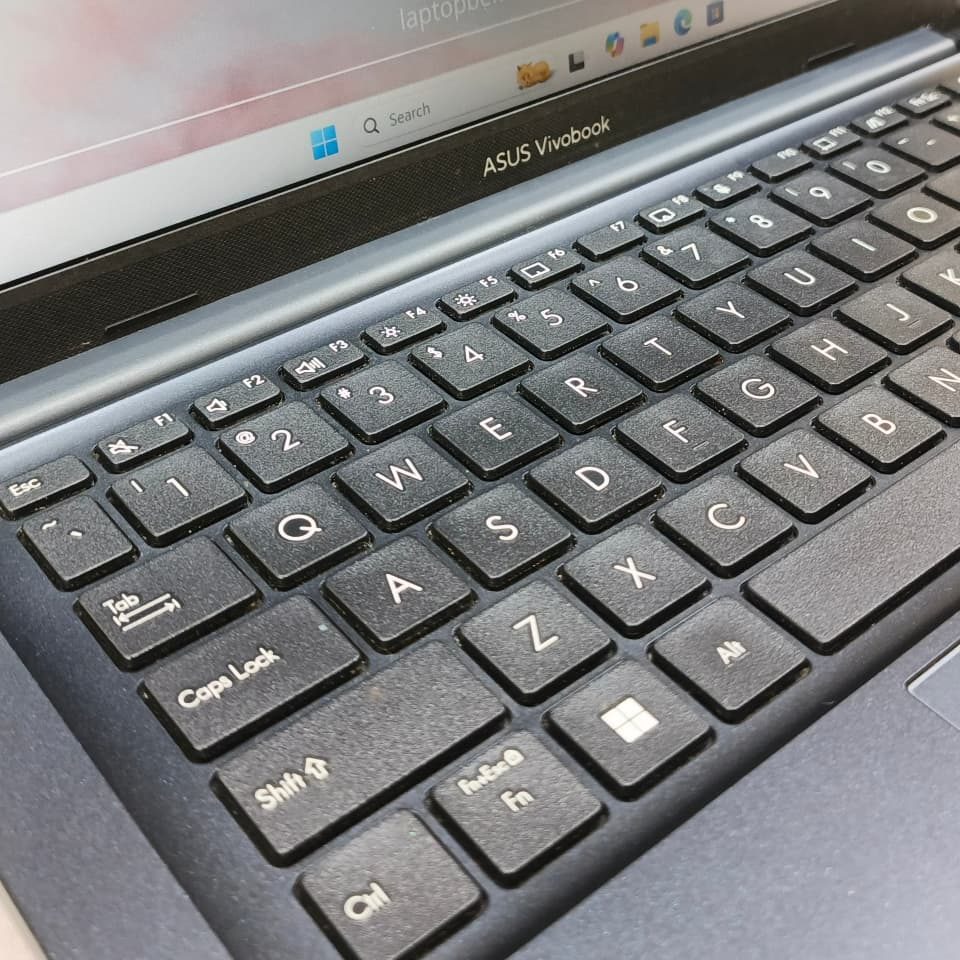 Asus X1404ZA - 2