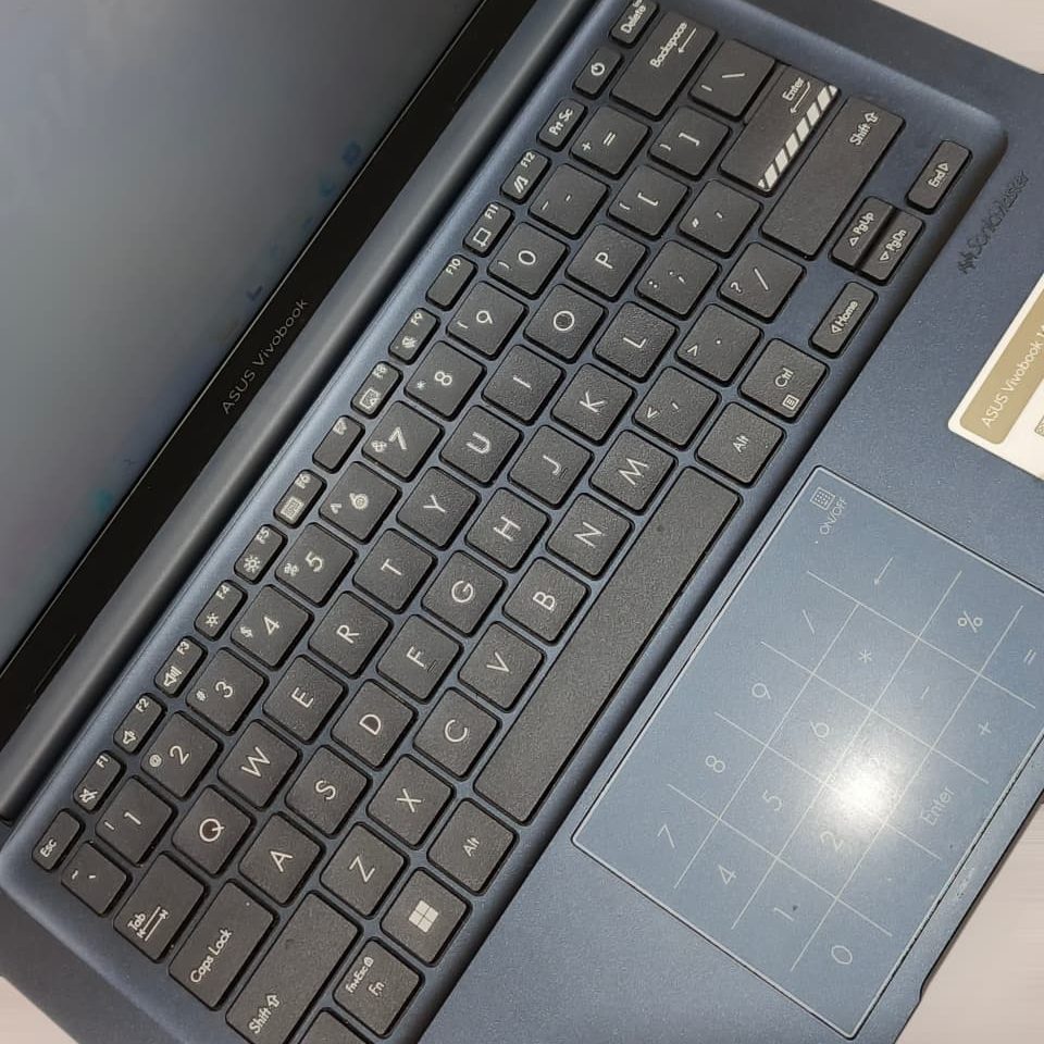 Asus X1404ZA - 4