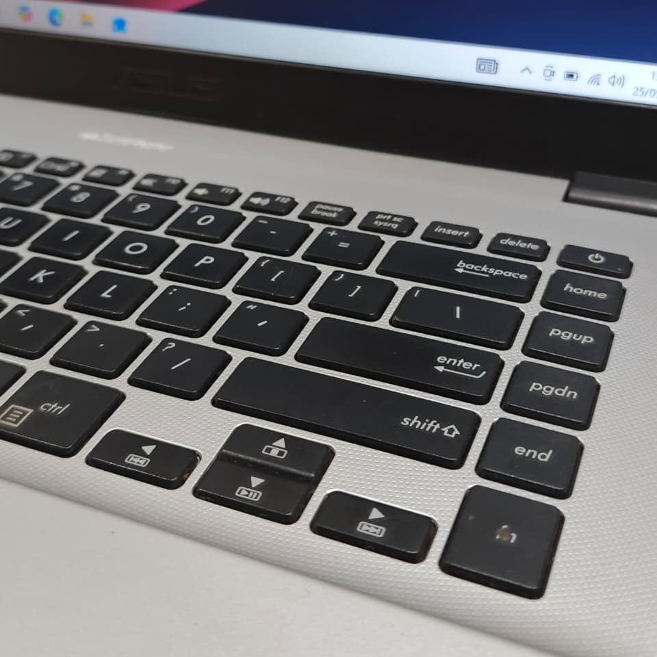 Asus X505Z - 3