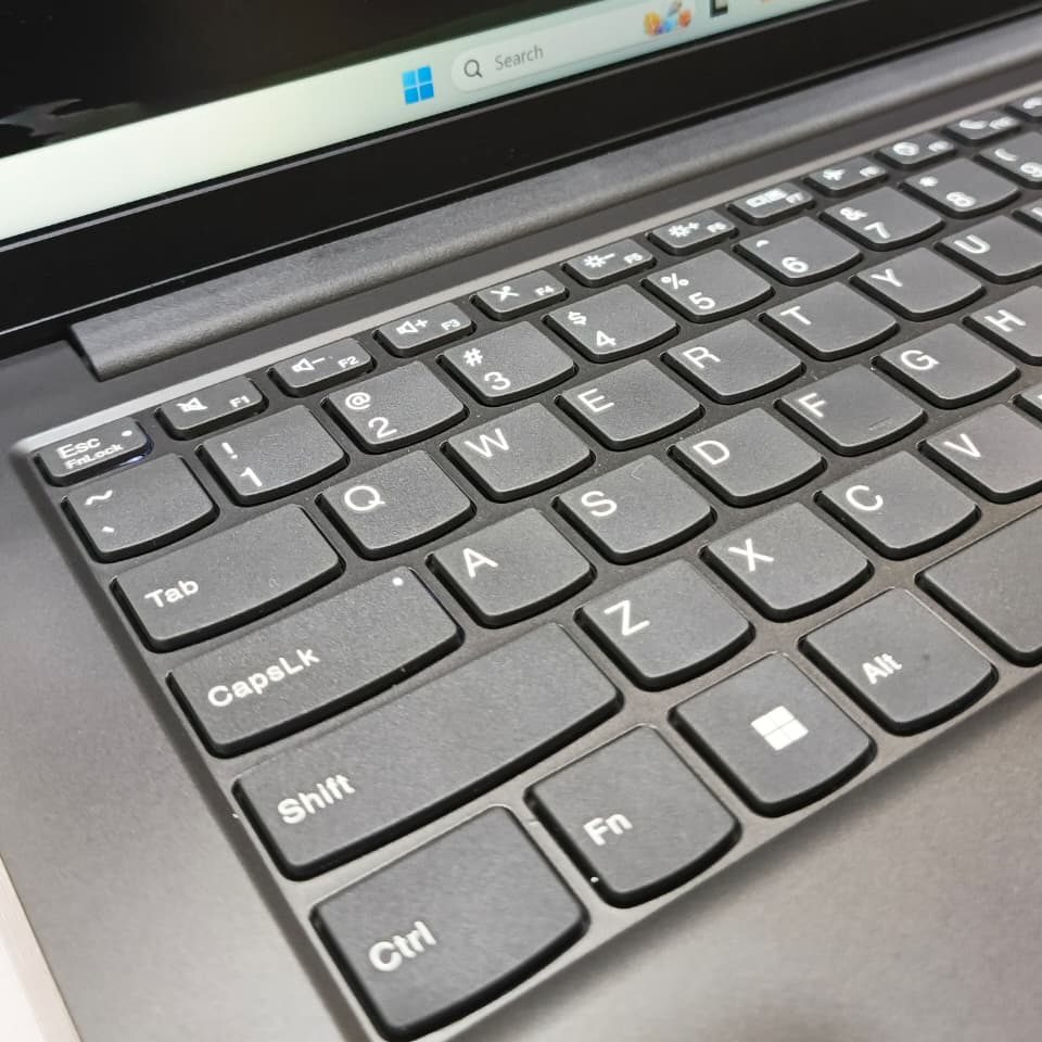 Lenovo V14 G4 IRU - 2