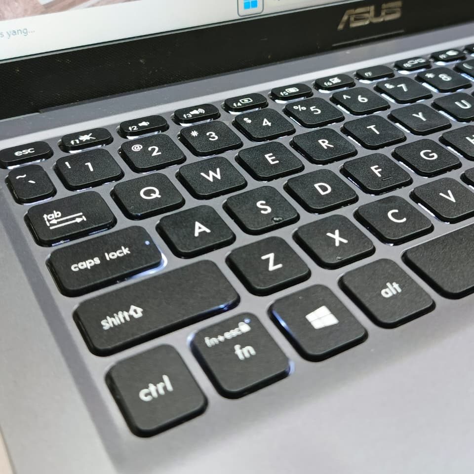 Asus A516M - 2