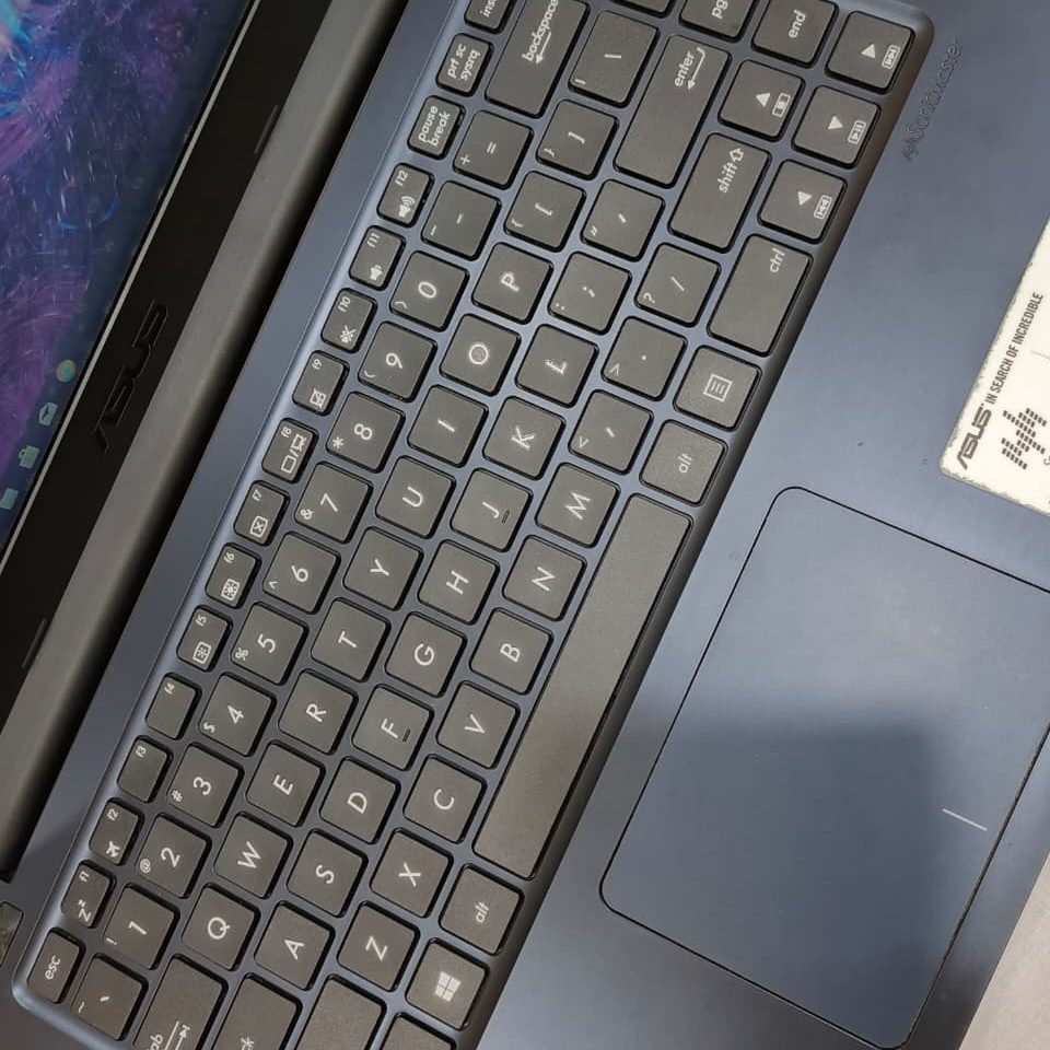Asus E402Y - 4