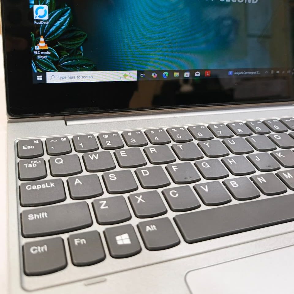 Lenovo Ideapad D330_2