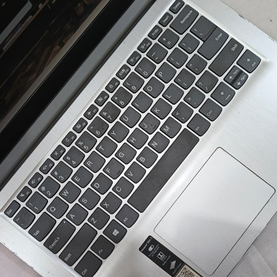Lenovo Ideapad 3 14IIL05_4