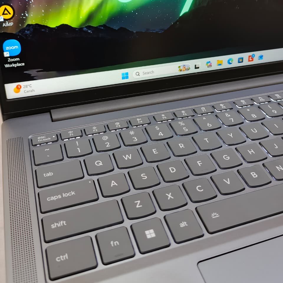 Lenovo Slim 3 14IRH10 - 2