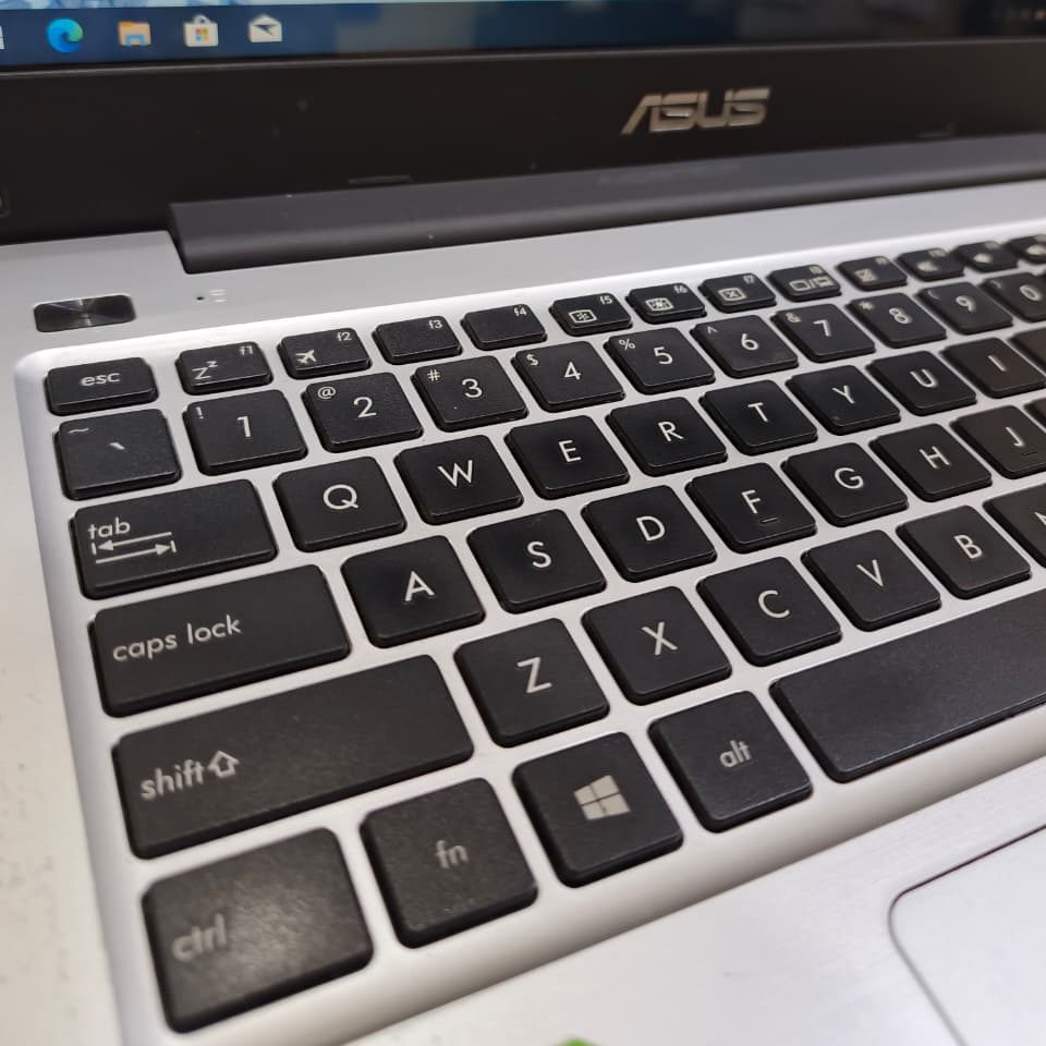Asus A456U - 2