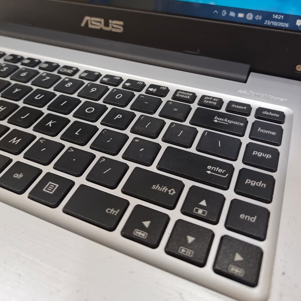 Asus A456U - 3