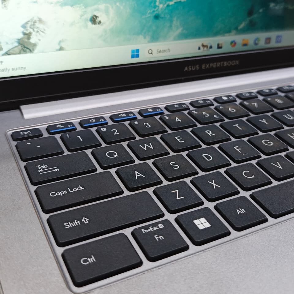 Asus Expertbook P1403CVA_2