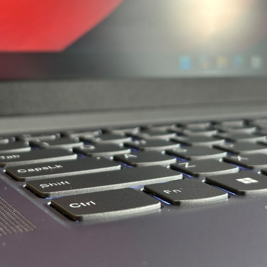 IdeaPad Slim 3 14ABR8_3