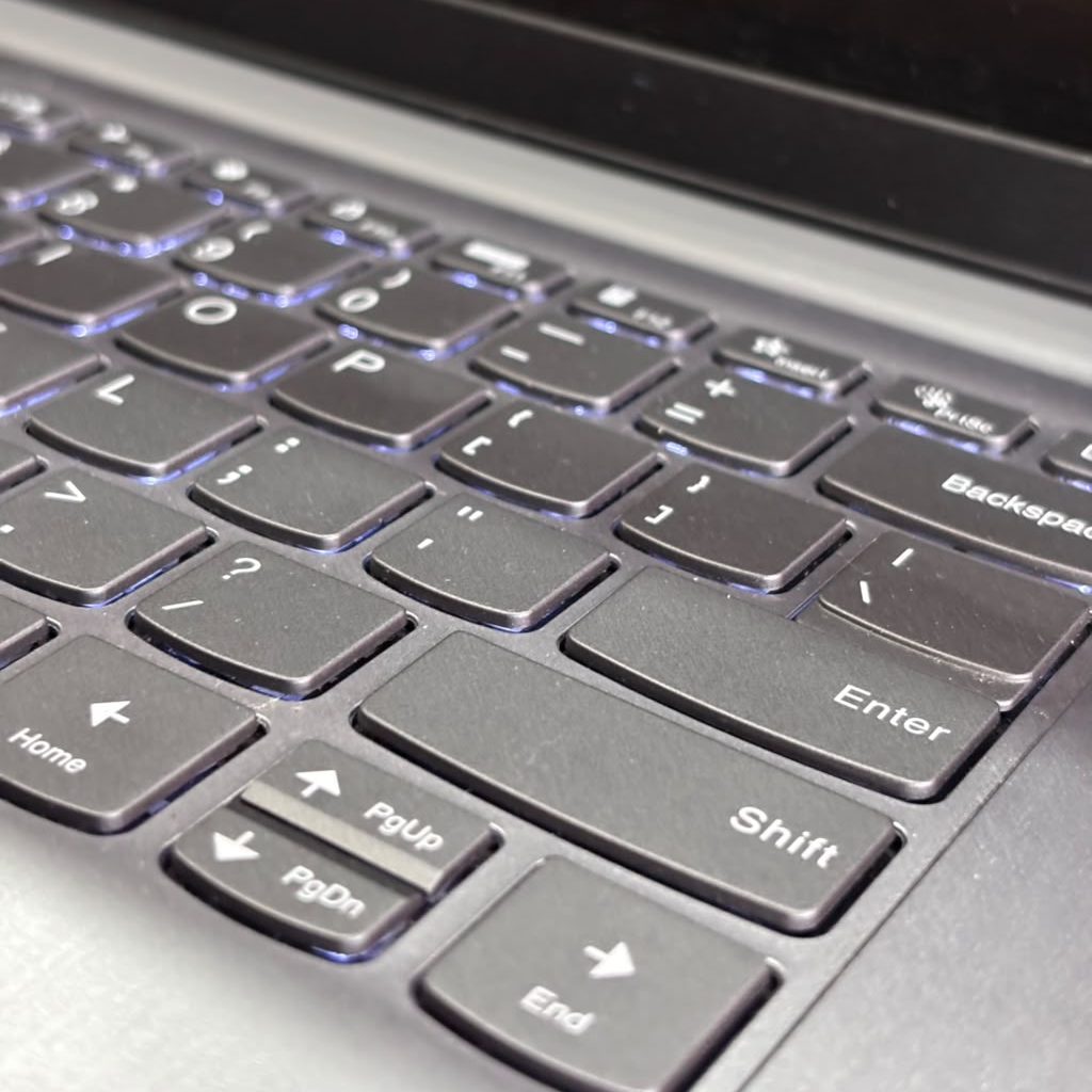 Lenovo IdeaPad 3 14IAU7_4
