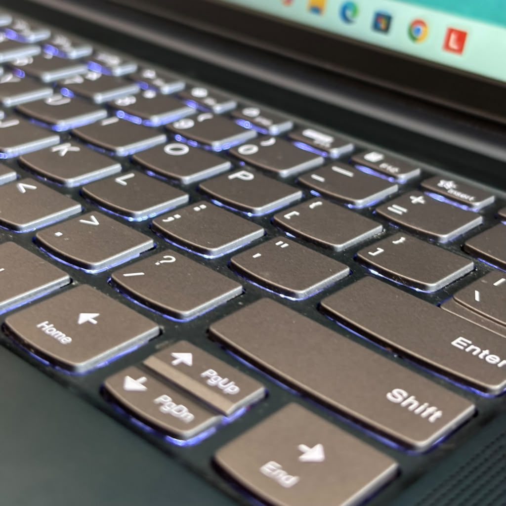 Lenovo Ideapad Slim 5 14ABR8_4